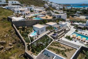 A piscina localizada em Mykonos Drops ou nos arredores
