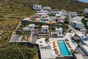 Bazén v ubytování Mykonos Drops nebo v jeho okolí