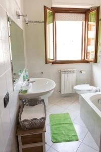 A bathroom at Viona Apartments Még 20 kép