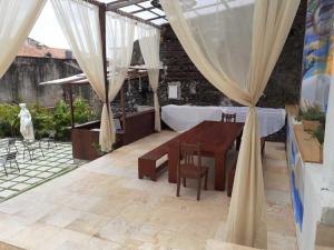 Reviver Hostel的休息区