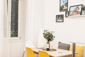 Telewizja i/lub zestaw kina domowego w obiekcie Prater Balcony Suite