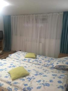 Postel nebo postele na pokoji v ubytování Rolling Stone Hostel