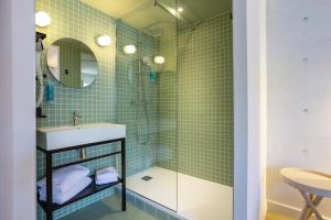 Koupelna v ubytování Urban Hotel & Spa Aix-les-Bains - BW Signature Collection