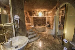 Phòng tắm tại Heaven Cave House - Razziya Evi +50 ảnh