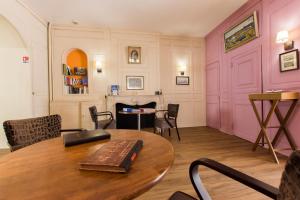 Gallery image of Logis H&ocirc;tel Le Vert Galant in La Fl&egrave;che