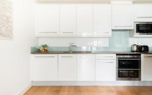 Fabulous 3 Bed 2 Bath near Victoria Station