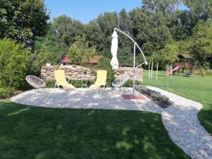 A garden outside Kálium Vendégház