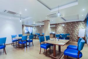 Posezení v ubytování Hotel Gulmohar Grand