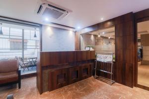 Kuchyň nebo kuchyňský kout v ubytování Hotel Gulmohar Grand