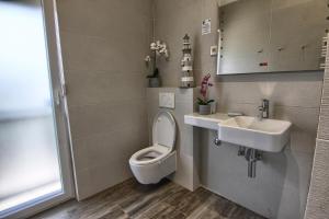 Ένα μπάνιο στο HD Beach House I +43 φωτογραφίες