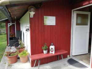 Aed väljaspool majutusasutust Almland Hütte