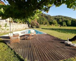 A piscina localizada em Paço de S.Cipriano ou nos arredores
