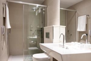 Koupelna v ubytování Hotel Lleó
