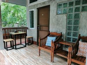 Balkón nebo terasa v ubytování Loei Huen Hao Hug Home&Resort + 37 fotografií