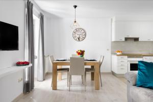 A kitchen or kitchenette at Casa Marosa