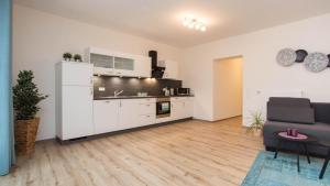 Kuchyň nebo kuchyňský kout v ubytování Frühstückshotel Landgasthof Kramer