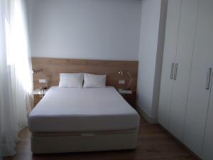 Posteľ alebo postele v izbe v ubytovaní Great apartment with excellent location (Calle Fuencarral/Gran Via/Chueca)