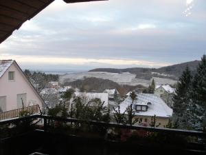 uma vista da varanda de uma casa em Ferienwohnung Ferber em Badenweiler