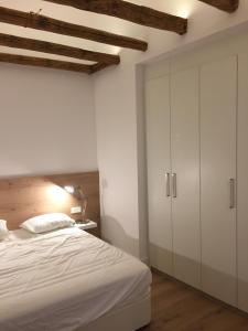 Posteľ alebo postele v izbe v ubytovaní Great apartment with excellent location (Calle Fuencarral/Gran Via/Chueca)