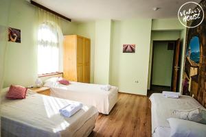 Ảnh trong thư viện ảnh của Vlahvi's House ở Stoykite +98 ảnh