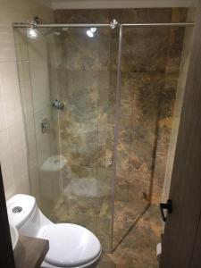 Koupelna v ubytování HOTEL ZARCILLEJO