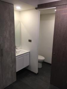 Koupelna v ubytování HOTEL ZARCILLEJO