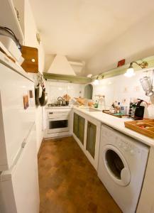 A kitchen or kitchenette at Gioielli Di Priori