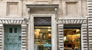 The facade or entrance of Gioielli Di Priori