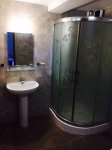 Koupelna v ubytování Villa Begonia + 34 fotografií