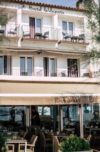 Φωτογραφία από το άλμπουμ του Hostal La Llagosta σε Llafranc +10 φωτογραφίες