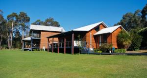 Gallery image of Chalet on Percheron in Margaret River Town