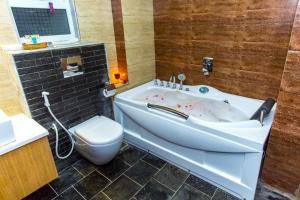 Koupelna v ubytování Kathmandu Suite Home