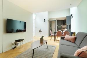 Galeriebild der Unterkunft Apartment center of Paris by Studio prestige in Paris