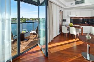 Θέα στο ποτάμι κοντά σε αυτό το ξενοδοχείο +40 φωτογραφίες