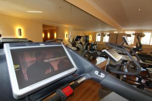 Fitness centrum a/nebo fitness zařízení v ubytování Eden-Hotel