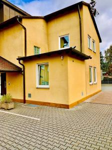 Das Gebäude in dem sich das Hotel befindet