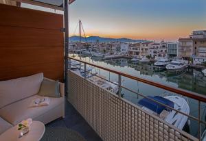 a hotel room with a view of the ocean at Port Salins in Empuriabrava