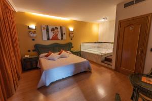 Postel nebo postele na pokoji v ubytování Motel Acropolis