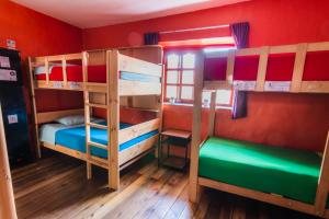 Giường tầng trong phòng chung tại Dragonfly Hostels Cusco