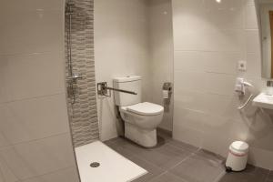 Koupelna v ubytování Hostal Mónaco