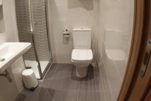 Koupelna v ubytování Hostal Mónaco