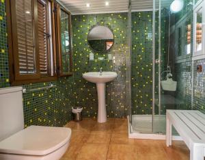 A bathroom at CR La Bohemia Még 35 kép