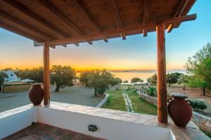 Fotografie z fotogalerie ubytování Theonis Villas v destinaci Moutsoúna + 245 fotografií