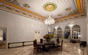 Uma área de estar em The Efendi Hotel Akko