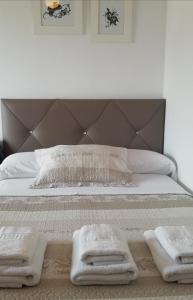 ベナルマデナにあるApartamento-estudio Benalmádena Maite-3のベッド1台(白いタオル3枚付) +47枚の写真