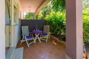 Ein Garten an der Unterkunft Apartments Alin