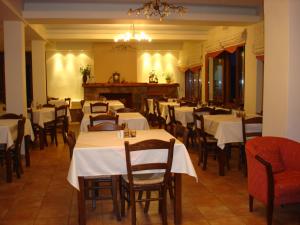 Restaurace v ubytování Elatou + 37 fotografií