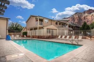 
The swimming pool at or near Zion Campfire Lodge at Zion Park, Ascend Hotel Collection
