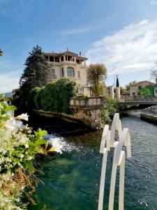 Gallery image of Le point d'Orgue - Gagnant du Prix de la critique voyageur 2023 - vivez la Provence à votre rythme in L'Isle-sur-la-Sorgue