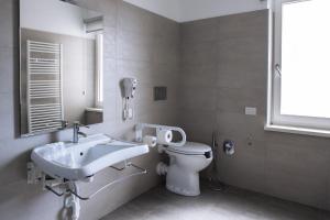 A bathroom at Albergo Ristorante Belvedere